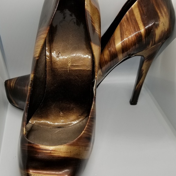 Shoes - Picture 3 of 5